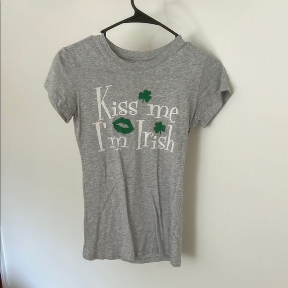 St Patrick’s day Gray Tee with Irish Graphic - Picture 1 of 1